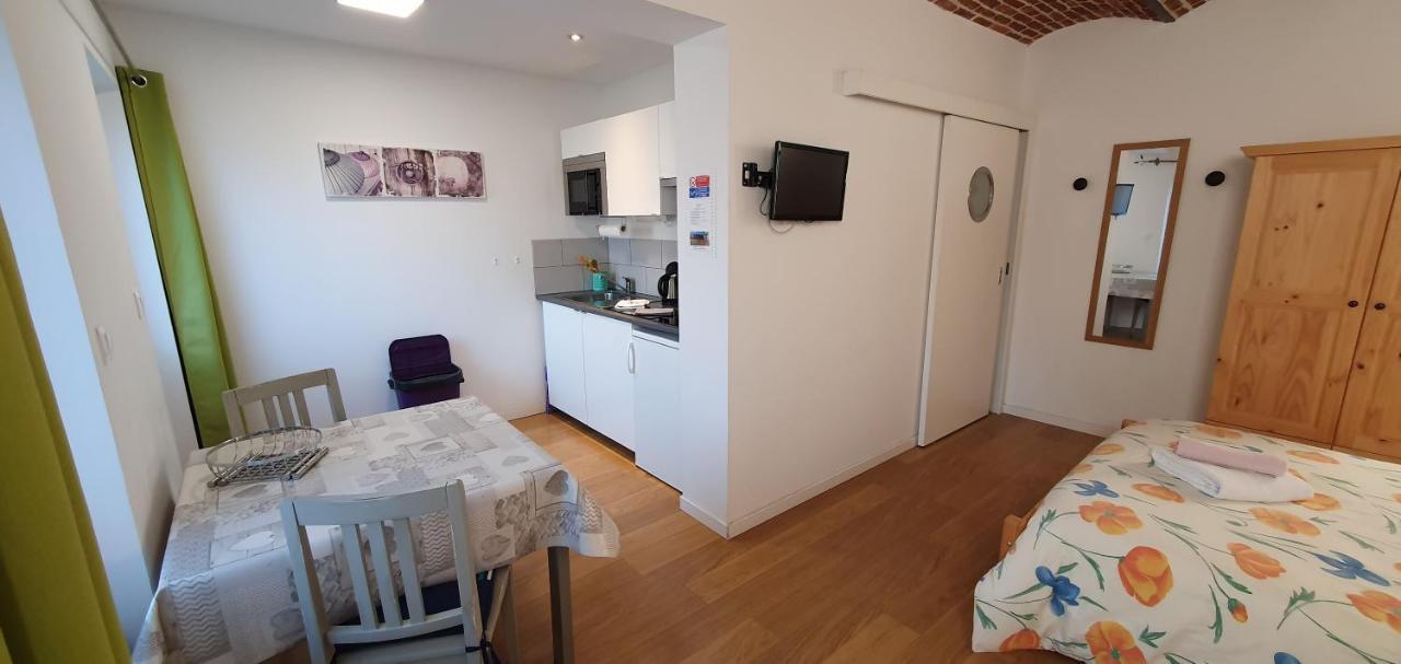 Au Petivall Studio Achicourt Exterior photo
